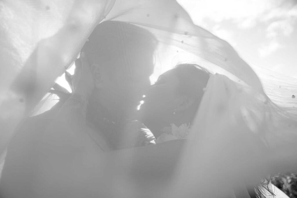 maui wedding couple